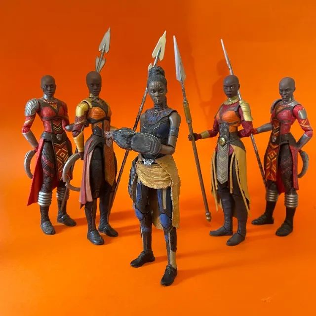 Marvel Legends mega lote Pantera Negra - Dora Milaje squad + Shuri - Foto 5