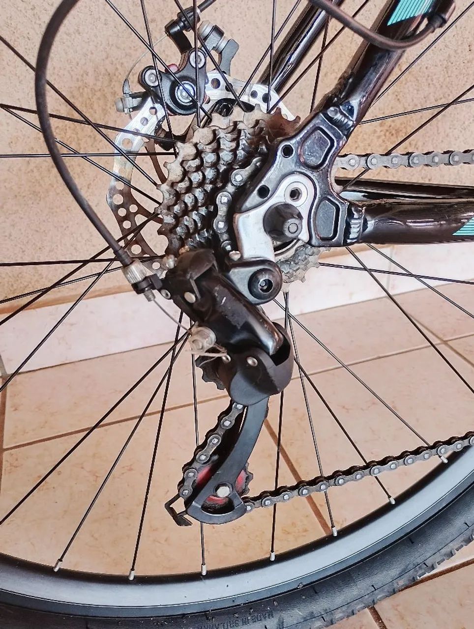 Bicicleta aro 29' semi nova - Foto 3