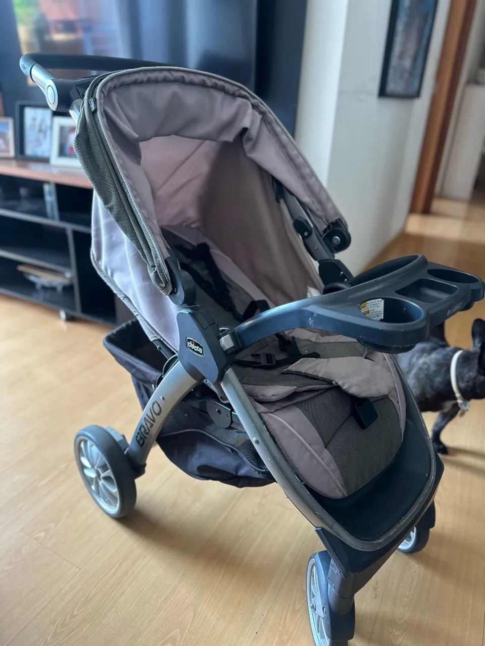 Carrinho de bebê com bebê conforto e base para carro - Chicco Bravo - Foto 3