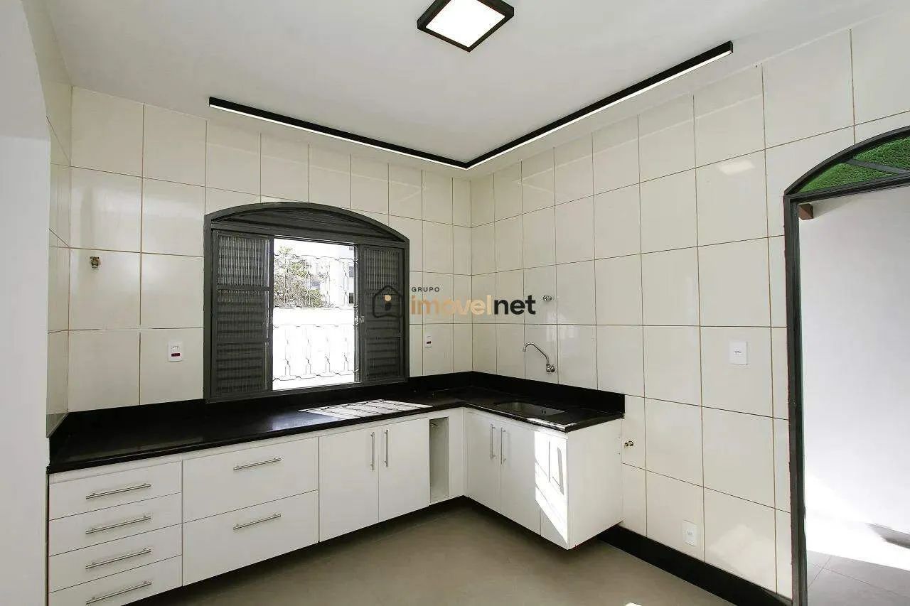 Casa espaçosa com 5 quartos e 2 suítes no bairro Palmeiras - Foto 2