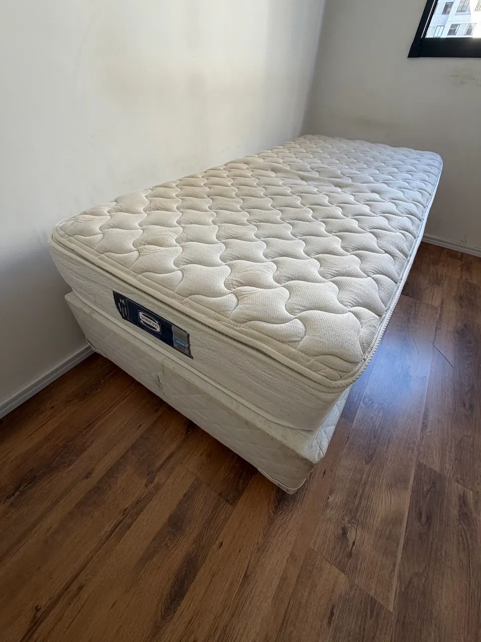 CAMA SOLTEIRO SIMMONS 