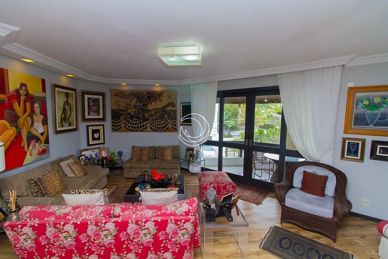 Casa Residencial de 5 dorms no bairro Centro - Foto 3