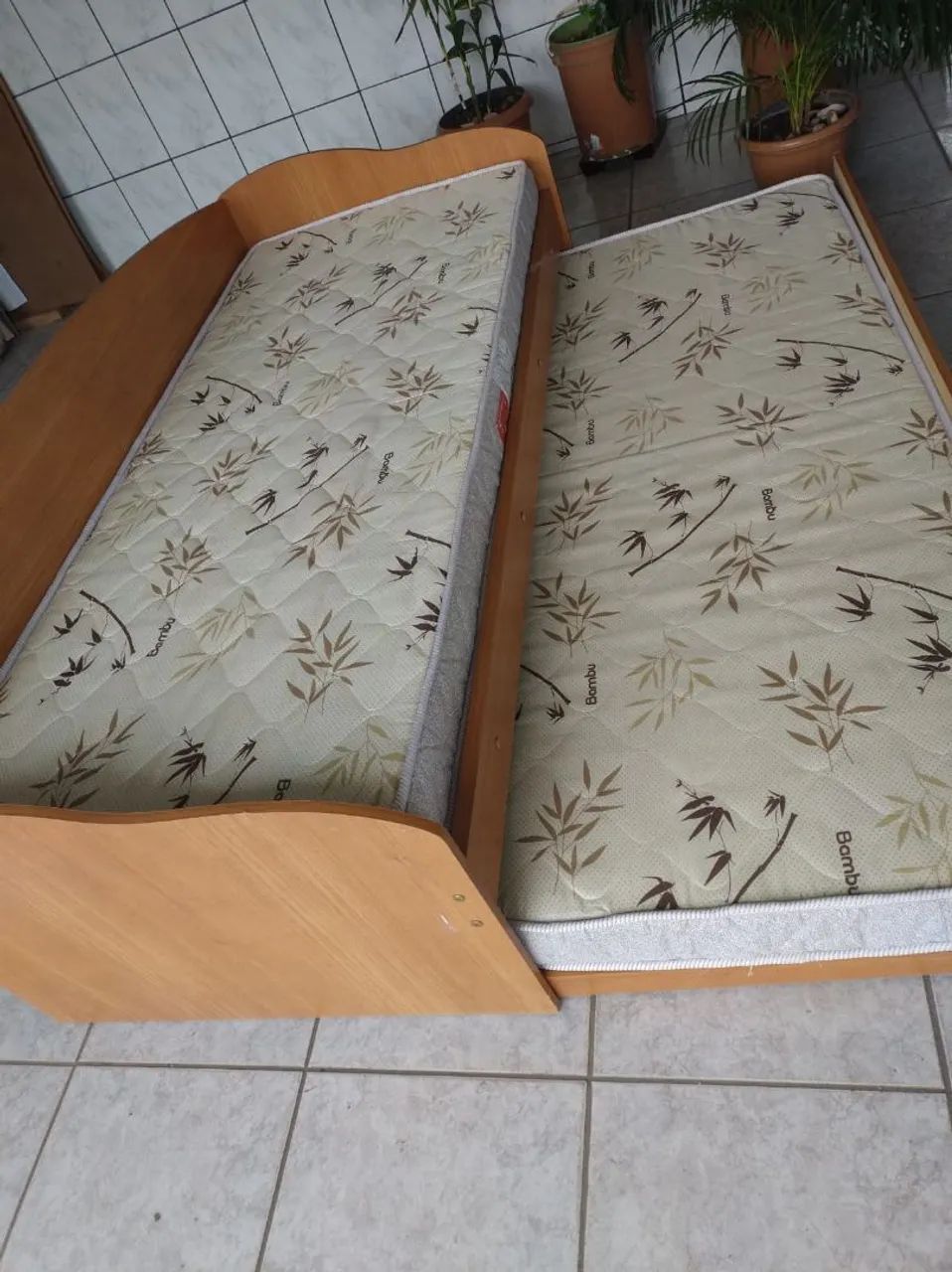 Cama solteiro com cama auxiliar e colchões  - Foto 3