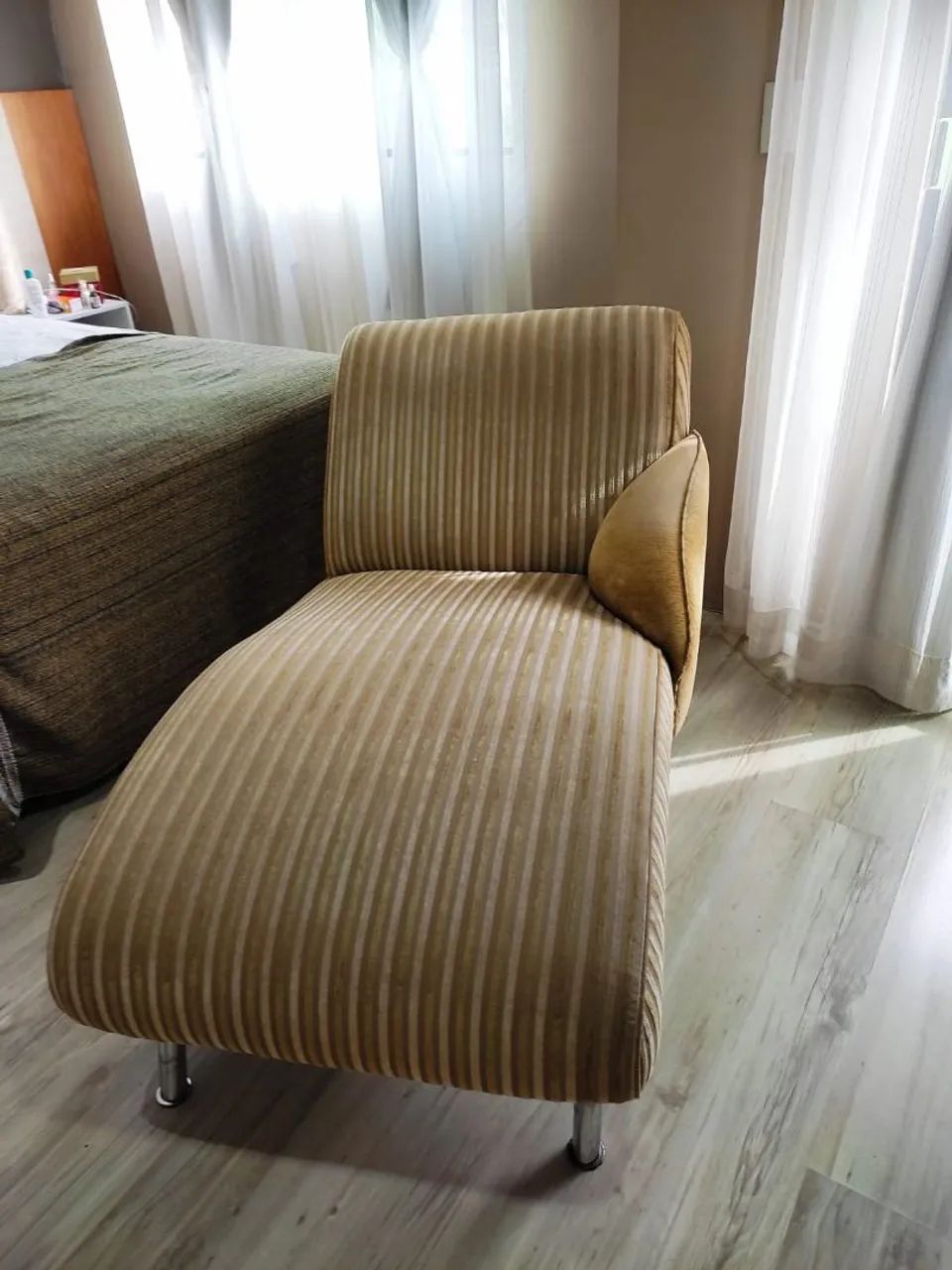 Sofá Chaise Divã Espreguiçadeira - Foto 2