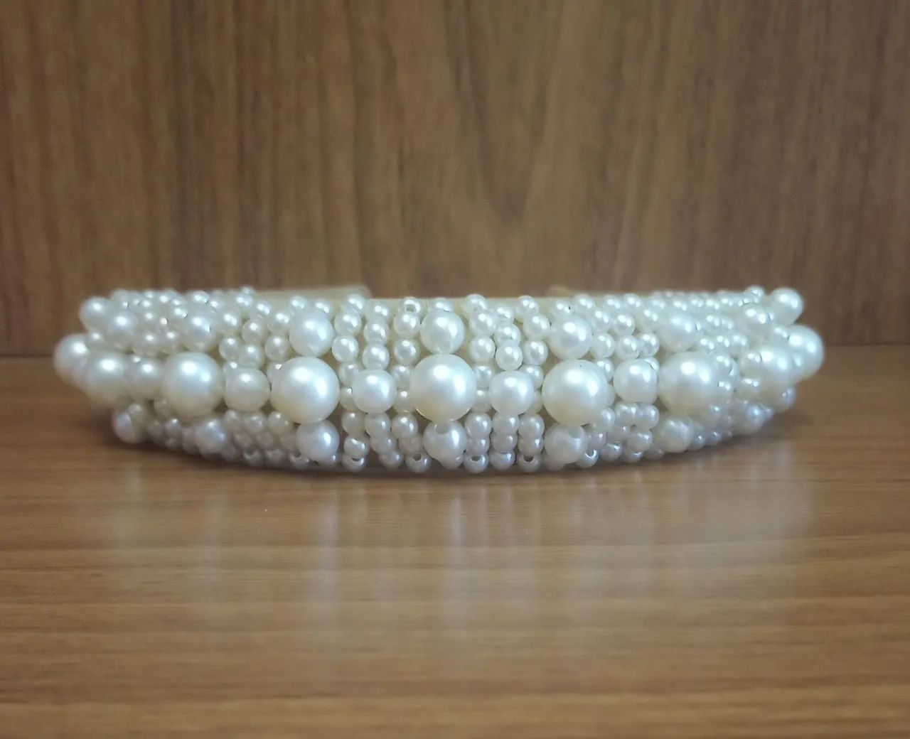 Tiara Decorada Feminina Com Pérolas Elegantes  - Foto 4