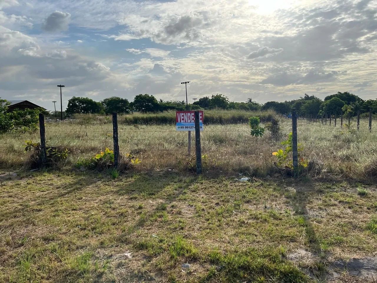 Terreno com excelente metragem,localização privilegiada e precinho espetacular. - Foto 5