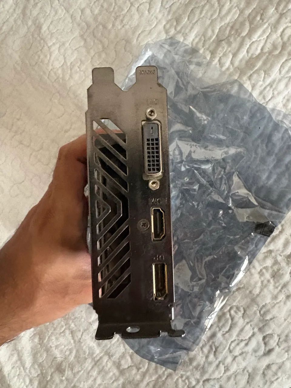 GTX 1050 TI - Foto 2