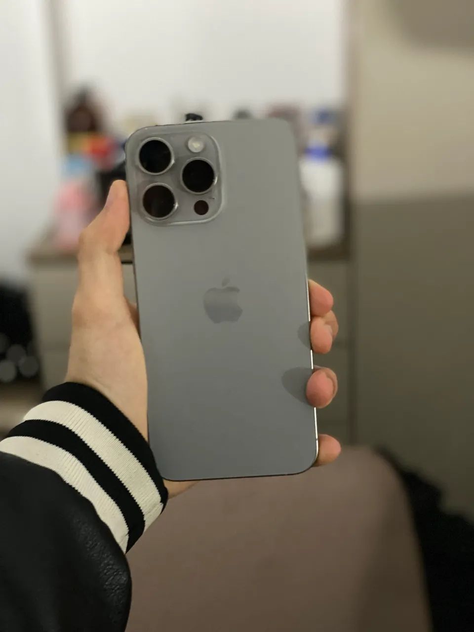 iPhone 15 Pro Max em perfeito estado - Foto 2