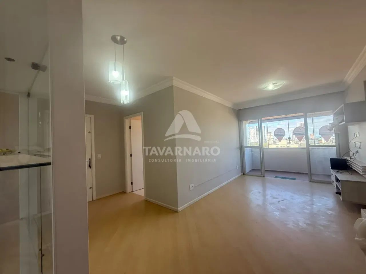 Apartamento com 2 Quartos e Sacada no Centro! - Foto 4