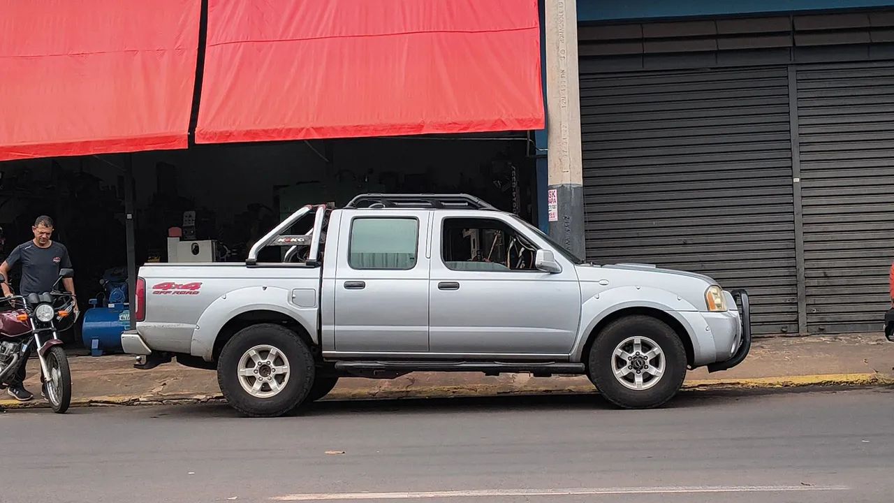 Nissan Frontier Se/se Strik/one CD 4X4 2.8 Dies 2005