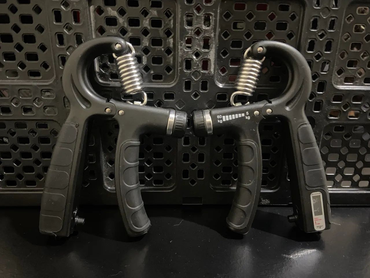 2 Hand Grip ajustável ( fortalecedor de mão e antebraço). - Foto 2