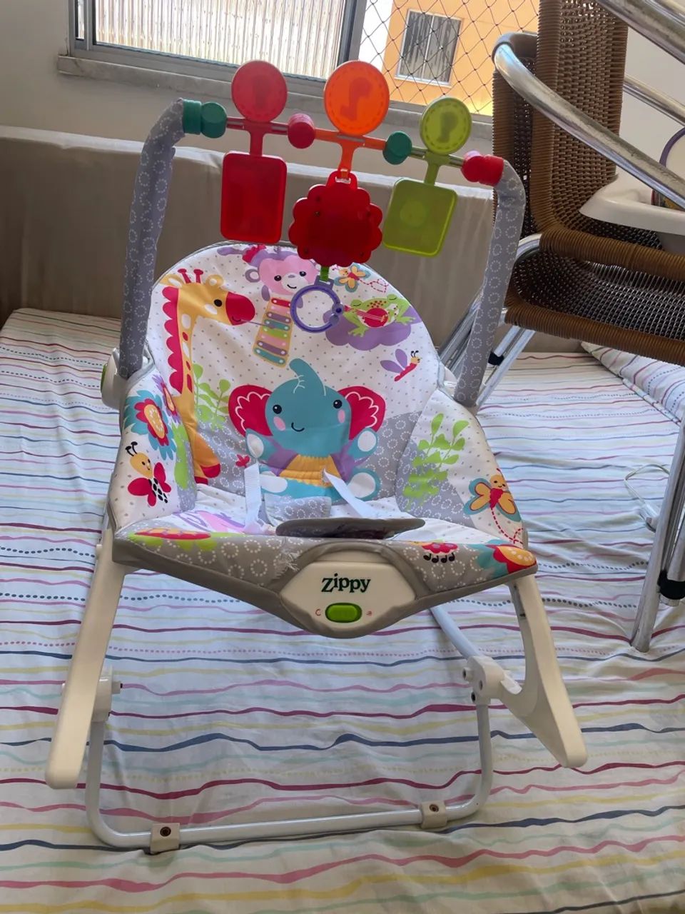 Cadeira de descanso infantil zippy