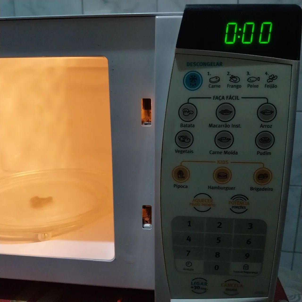 Micro-ondas 220v 20L - Foto 4