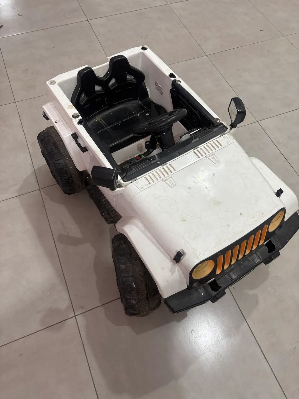 Carro grande de brinquedo
