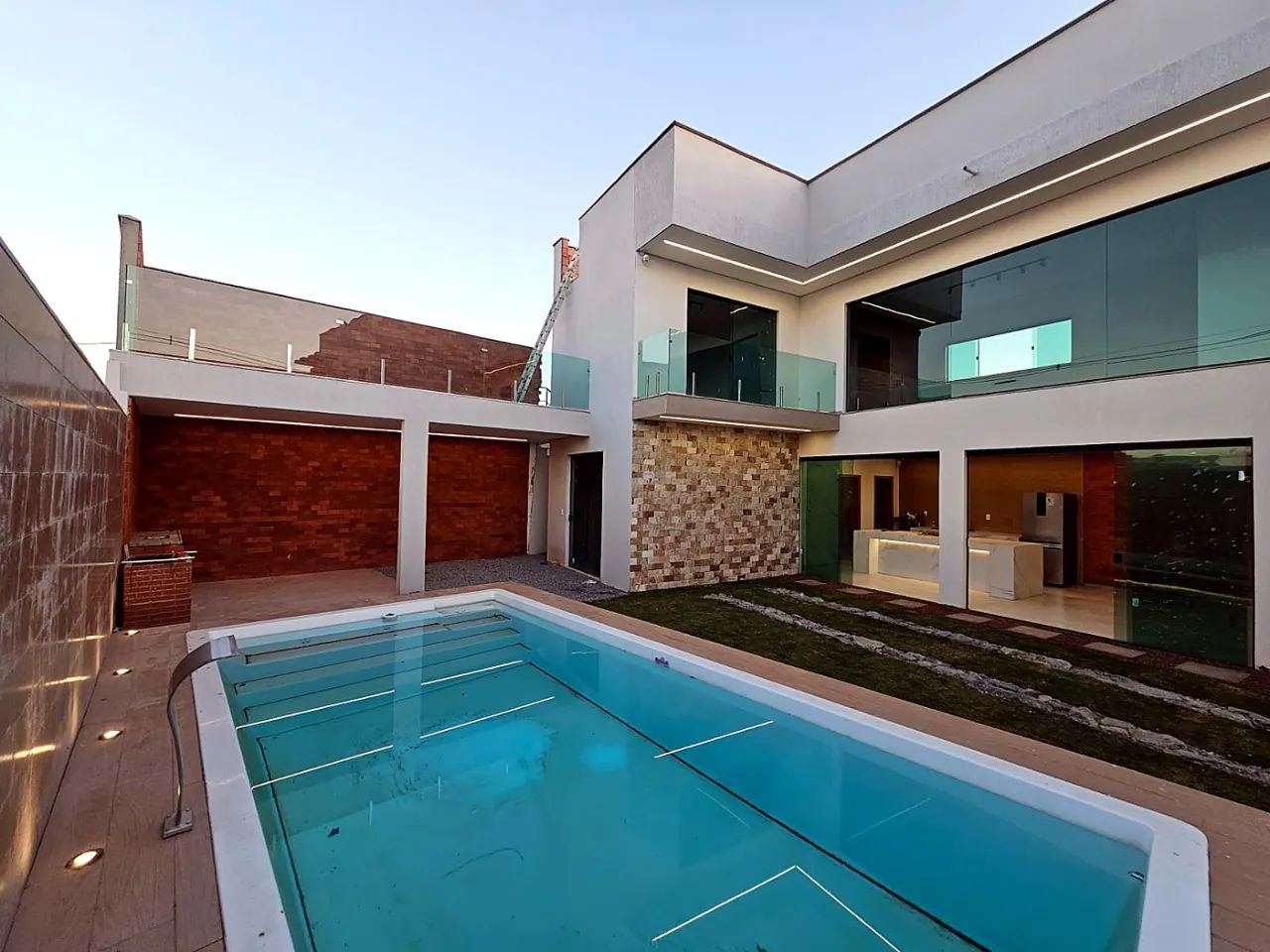 Casa com 5 quartos, piscina e área gourmet - Três Rios - Foto 2