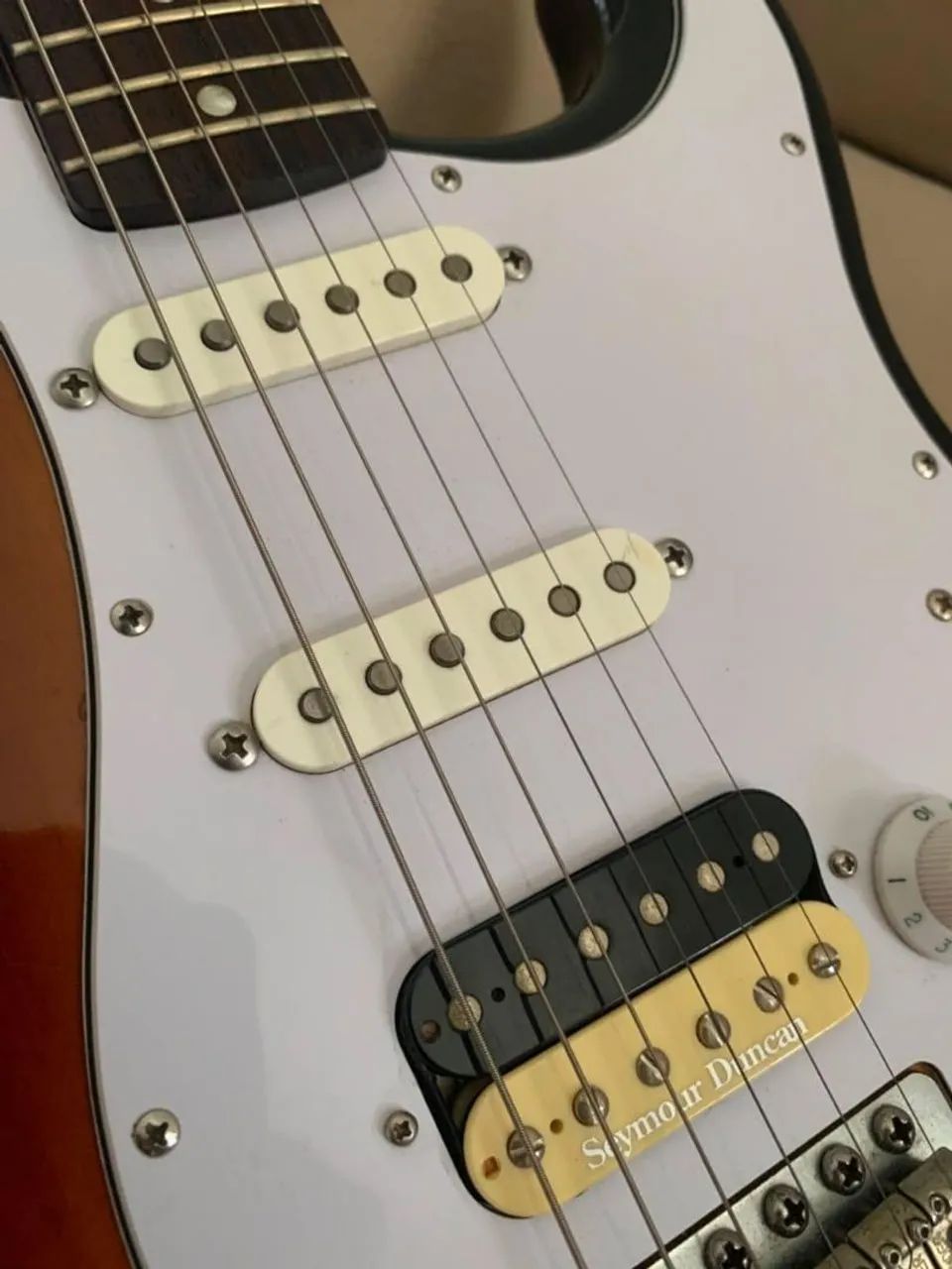 Squier com captação Seymour Duncan e Fender Tex Mex - Foto 4