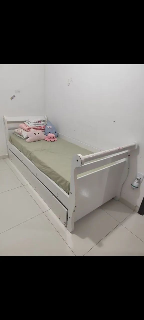 Cama solteirão com cama auxiliar
