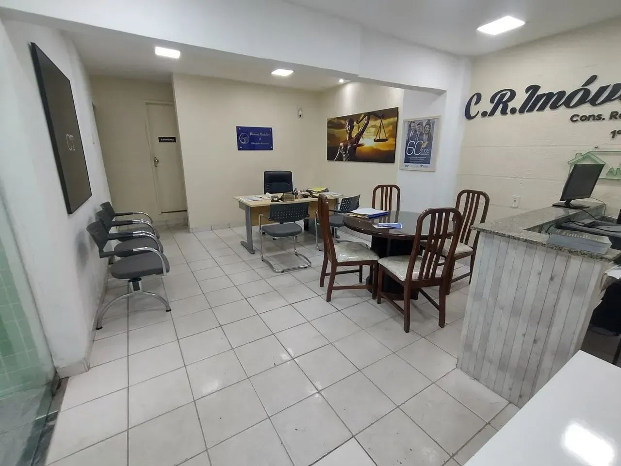 Sala Comercial a poucos metros do BRT e Estação de Trem da Penha!