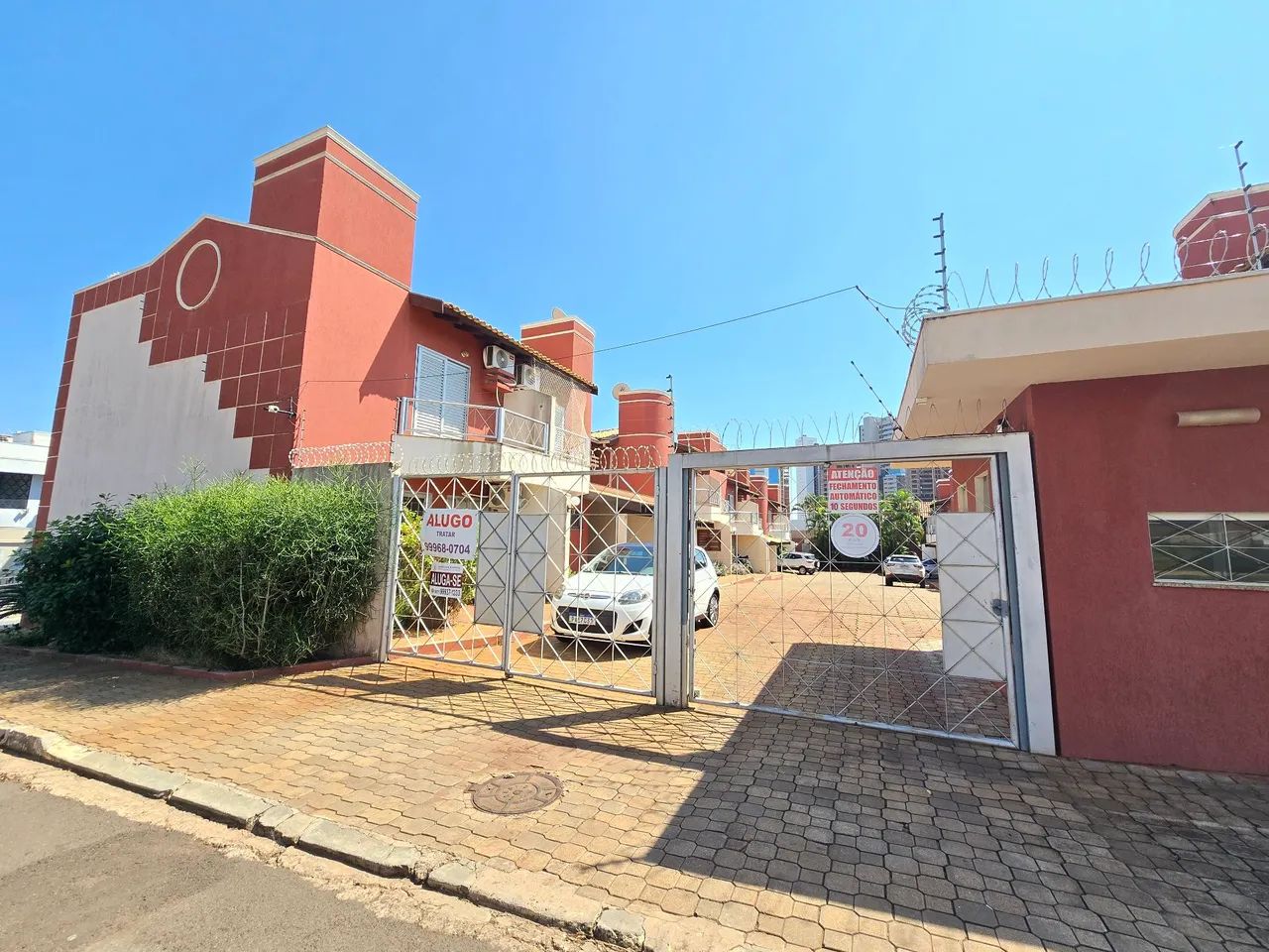 Sobrado em condomínio - 3 quartos 