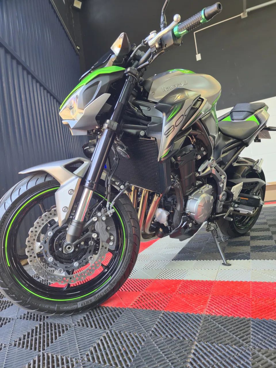 Kawasaki Z900 - Foto 2