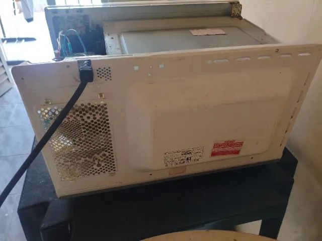 Microondas Eletrolux 30 litros Danificado  - Foto 3