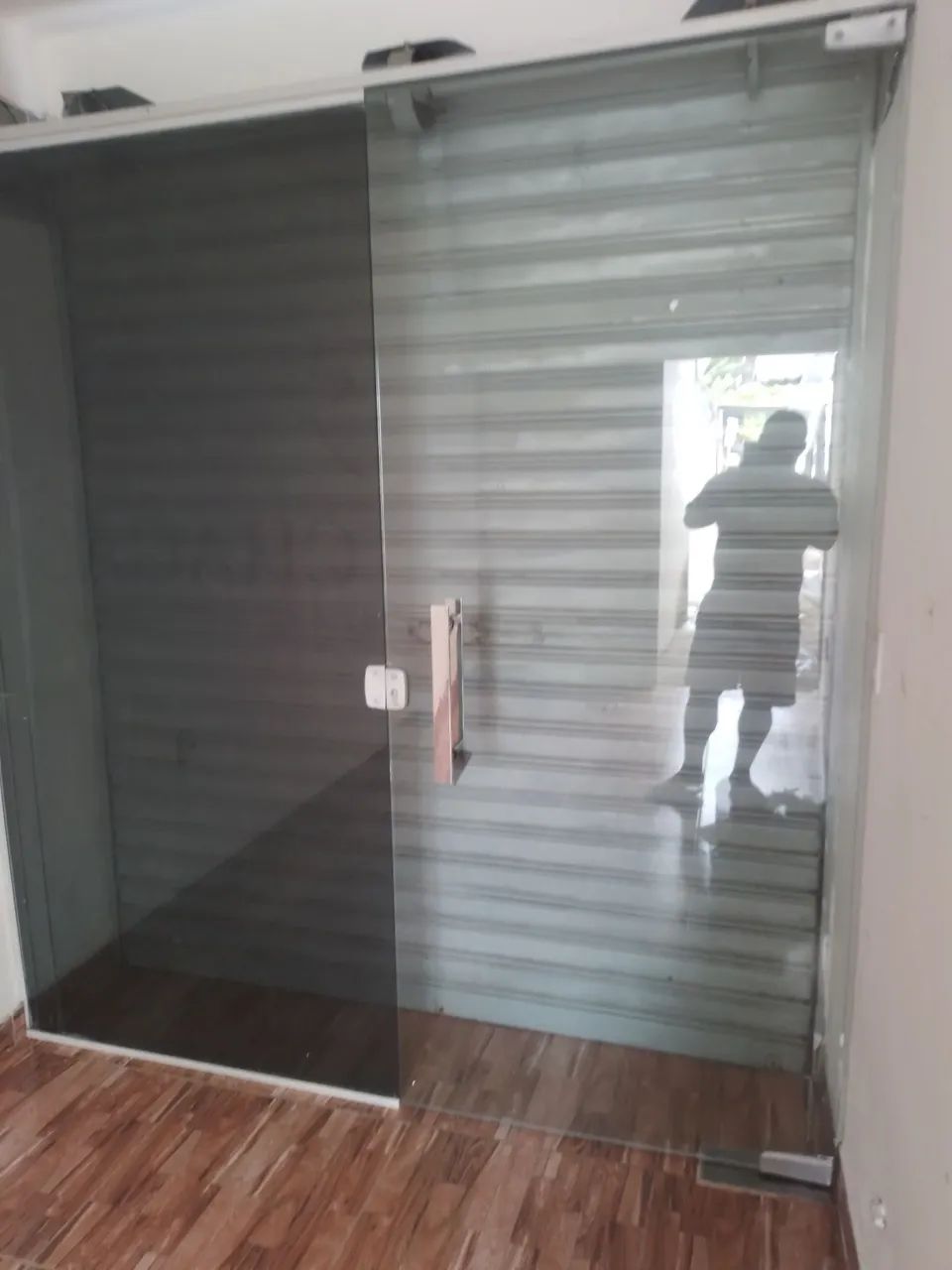 Porta de vidro temperado completa  - Foto 4