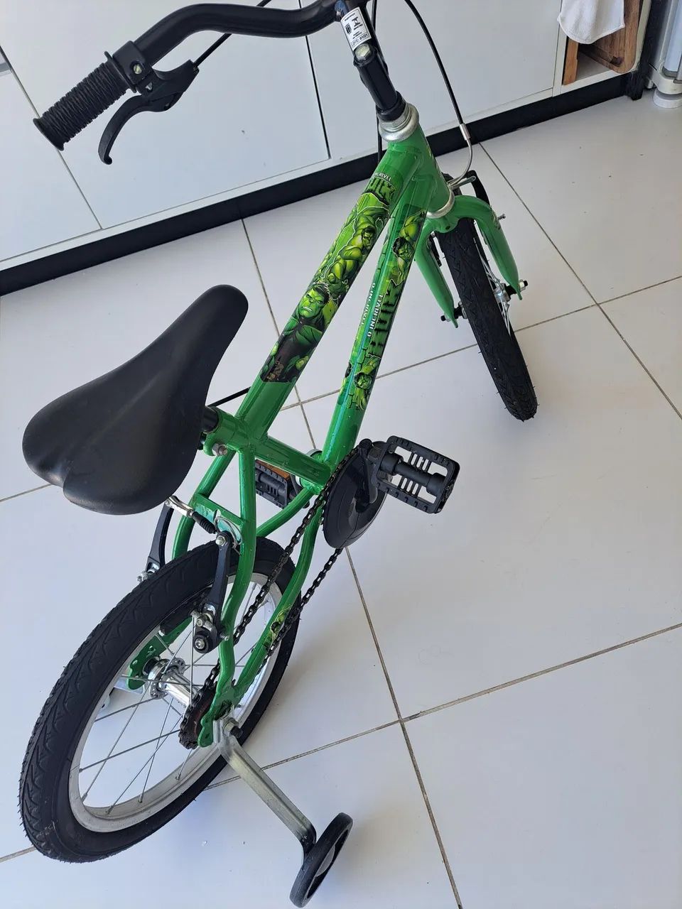 Bicicleta infantil - Hulk - Foto 2