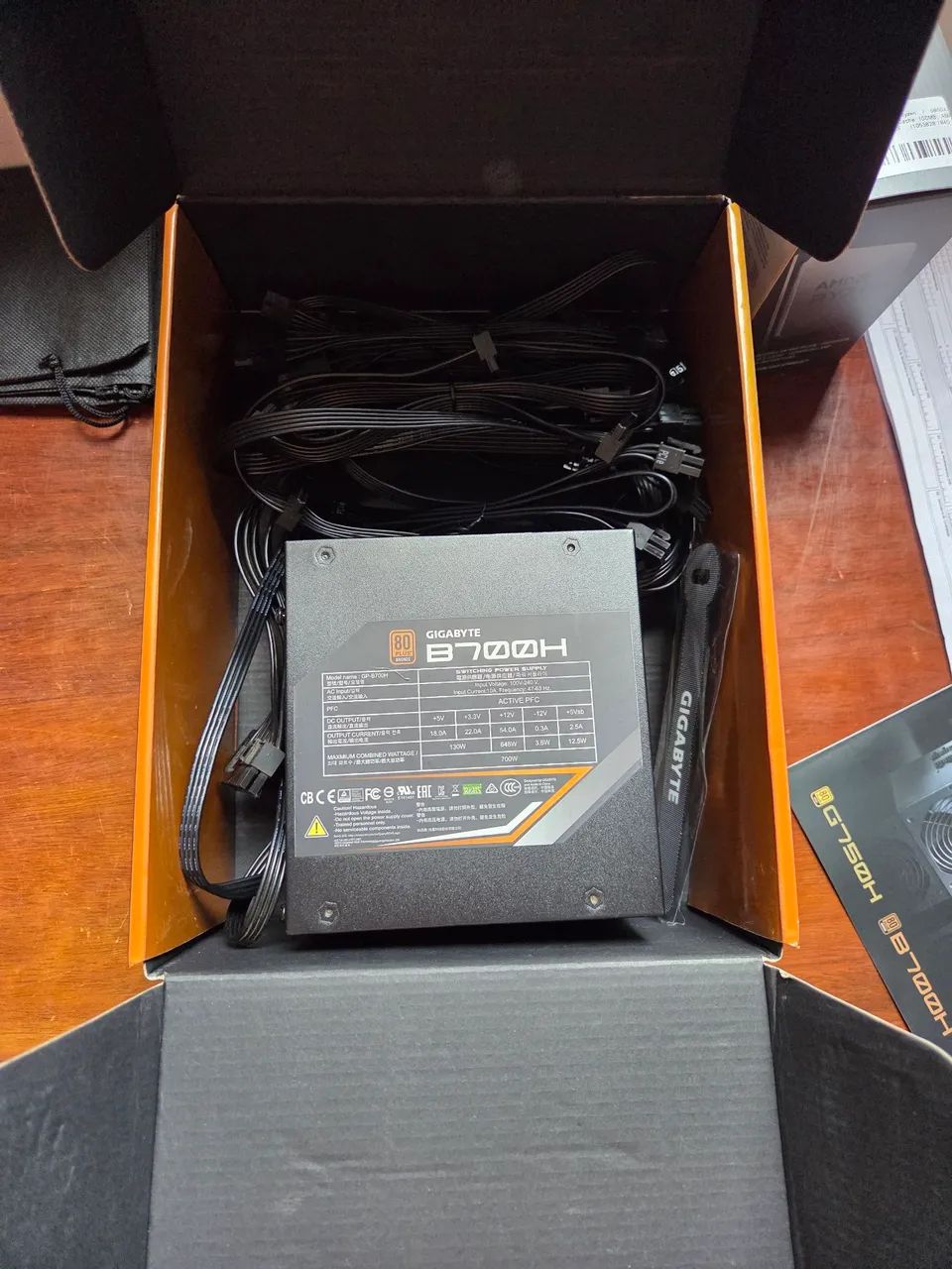 Fonte Gigabyte B700H 700W 80 Plus Bronze Semi-Modular - Foto 2