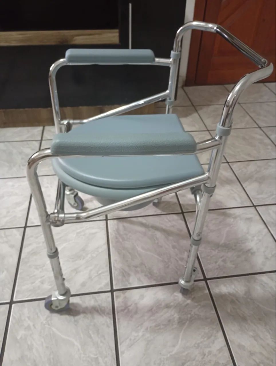 Cadeira de rodas e andador  - Foto 5