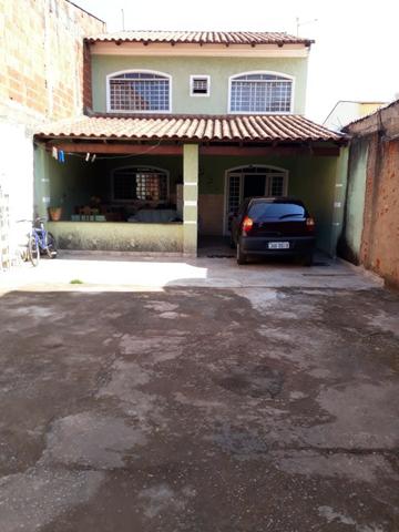 Ótimo sobrado com 2 qts,+lote na frente para loja,escriturado,bem localizado,QS 11 Areal
