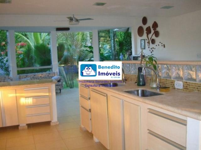 VENDO CASA 06 DORMITÓRIOS BEM LOCALIZADA EM PORTO SEGURO