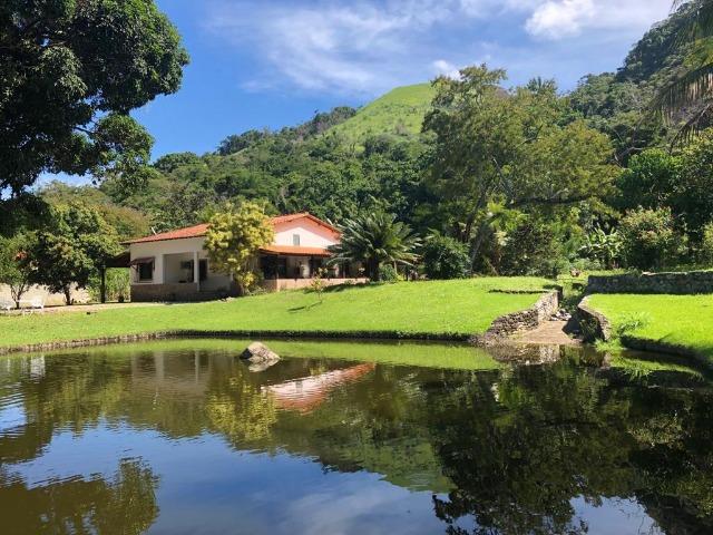 Lindo sítio em Maricá aos pés da montanha e com um lindo lago com peixes