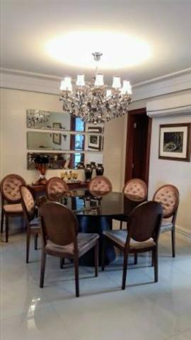 Vende-se Apartamento com 3 suites no Umarizal, Reformado