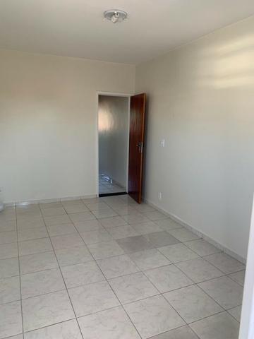 Excelente Imóvel, são três casa o mesmo lote, com renda e localização privilegiada - Foto 16