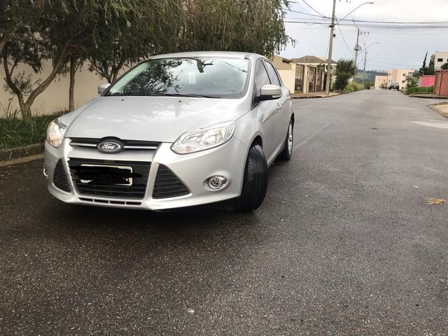 Vendo/Troco Ford Focus 1.6 S 16V Powershift - Flex - 2014