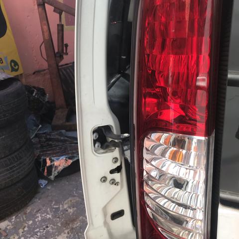 Traseira com teto Fiat Doblo ano 2017