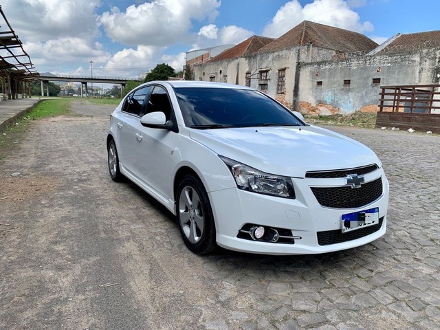 CRUZE LT SPORT HB TOP DE LINHA