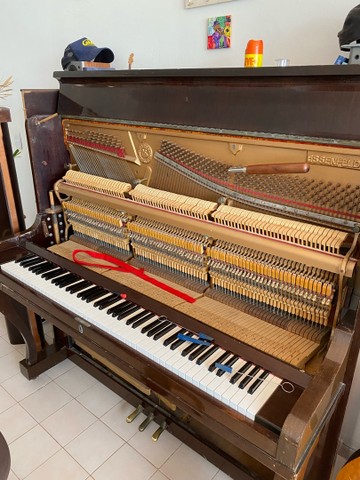 Afino piano acústico  