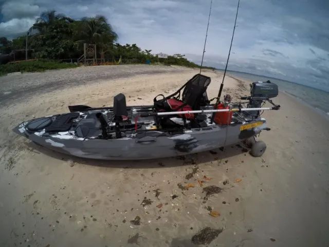 Vendo Caiaque Iron com Registro para Motor  - Foto 4