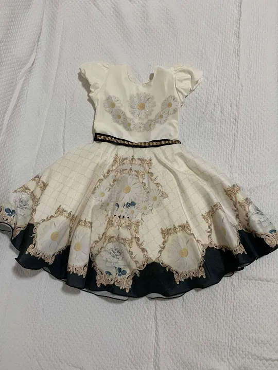 Vestido Infantil Branco com Flores - Tamanho 6