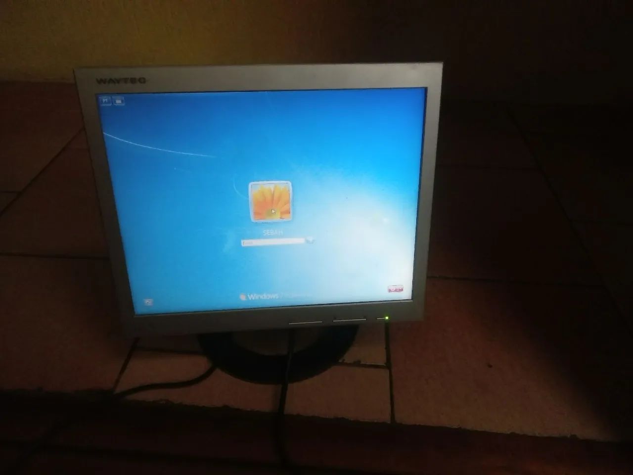 Monitor 15"
