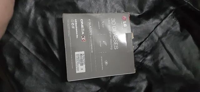 4 óculos 3D marca LG na caixa - Foto 3