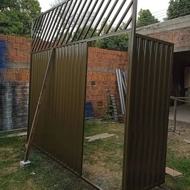 PORTÃO PARA GARAGEM GRANDE MATERIAL GALVANIZADO METALÚRGICA JG  - Foto 2