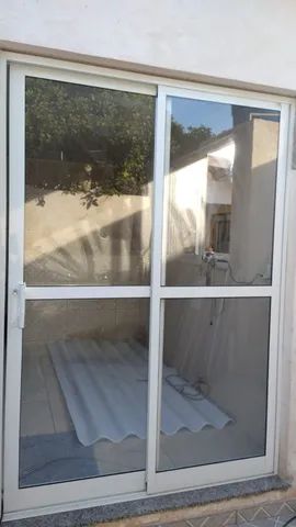 Porta balcão 2 folhas móveis, esquadria de alumínio Linha 25, sob medida  - Foto 5