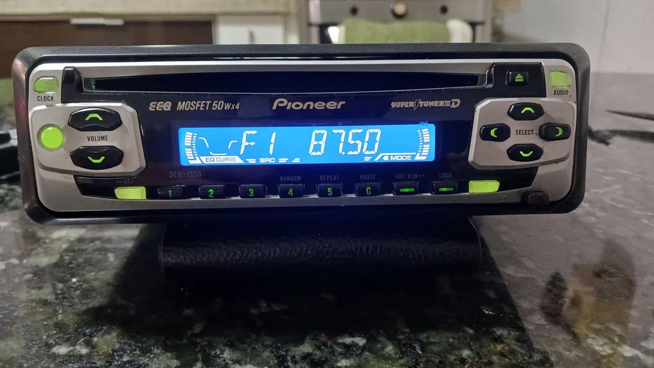 Toca cd pionner DEH-1550 em perfeito estado de conservação 