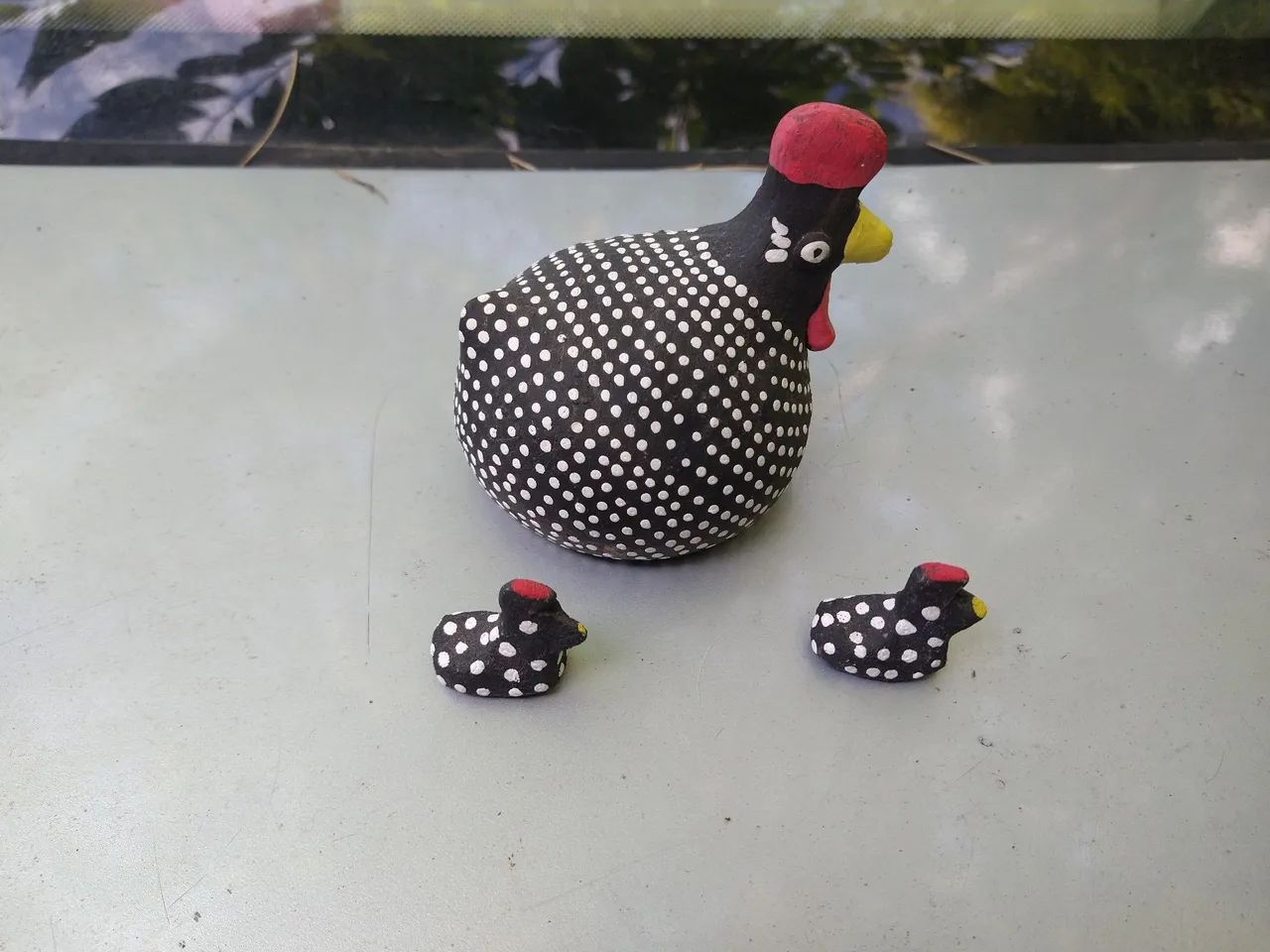 Galinha e Pintinhos de barro - Decoração - Foto 2