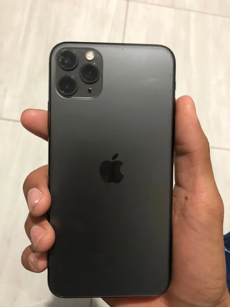 Vendo iPhone 11 pro max 256 gb ótimo estado