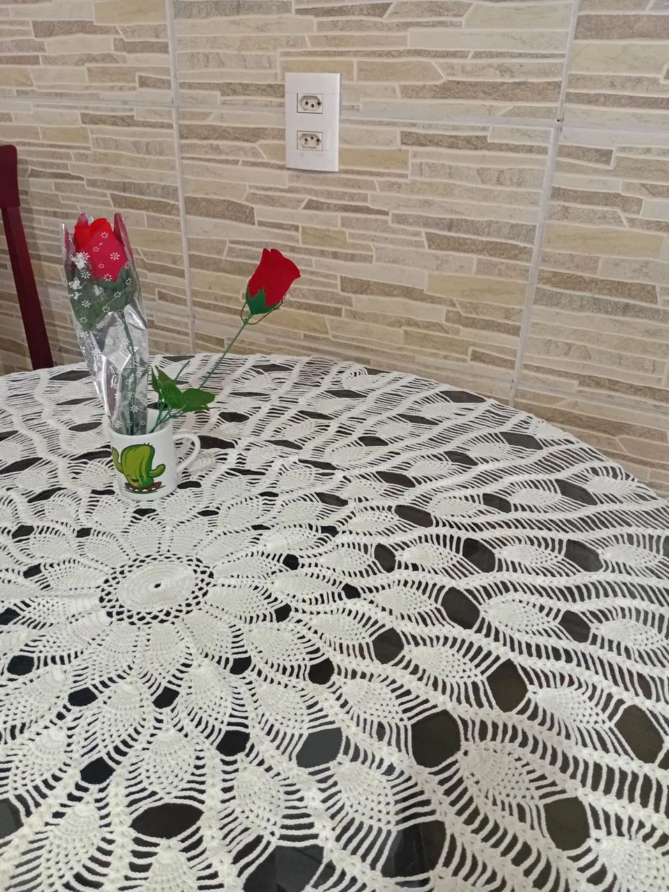 Toalha de mesa de crochê feita a mão redonda grande com 1,35 de diâmetro  - Foto 3