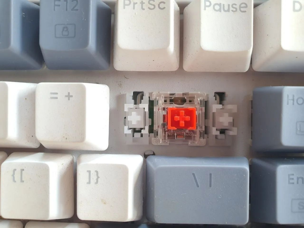 Selling Mechanical Keyboard64363332281090121