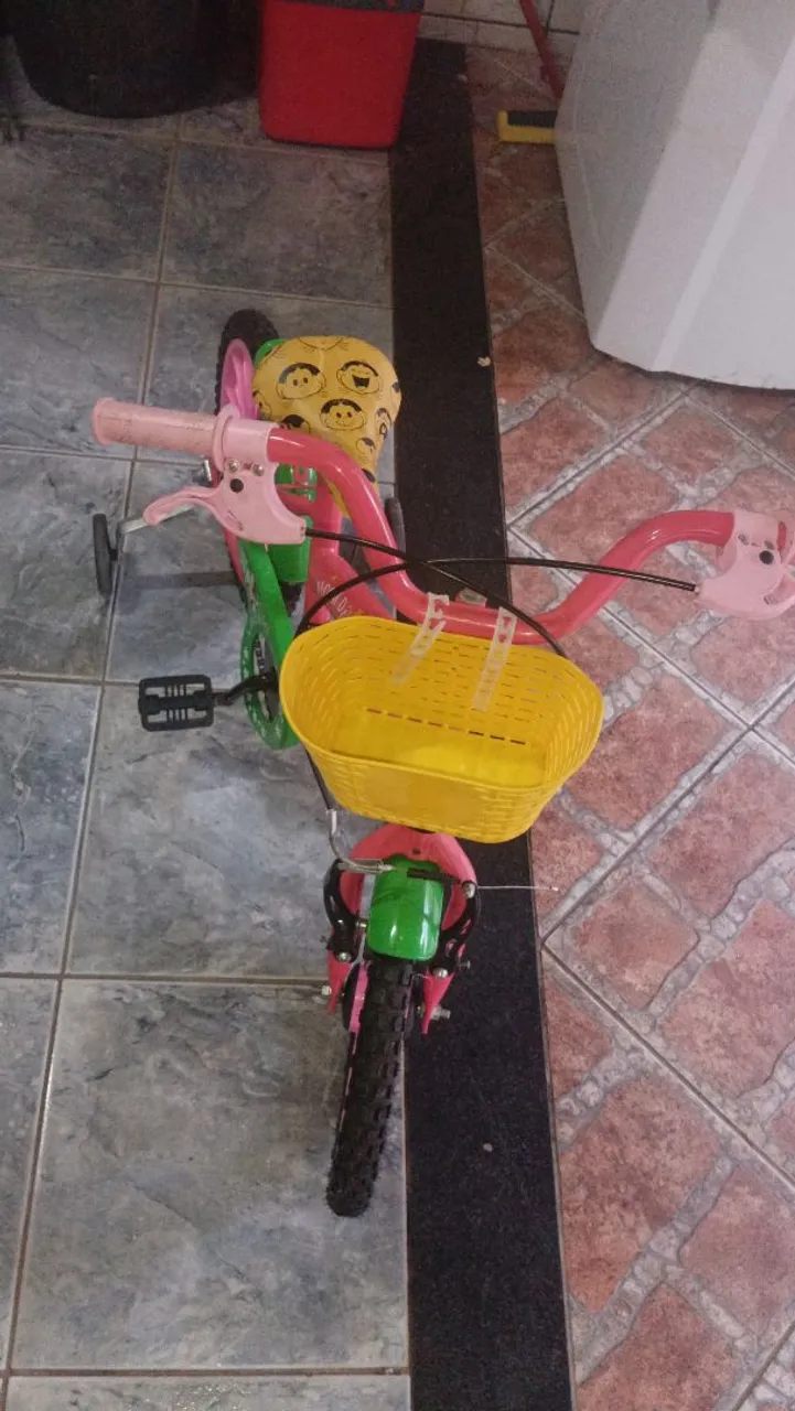 Bicicleta infantil menina